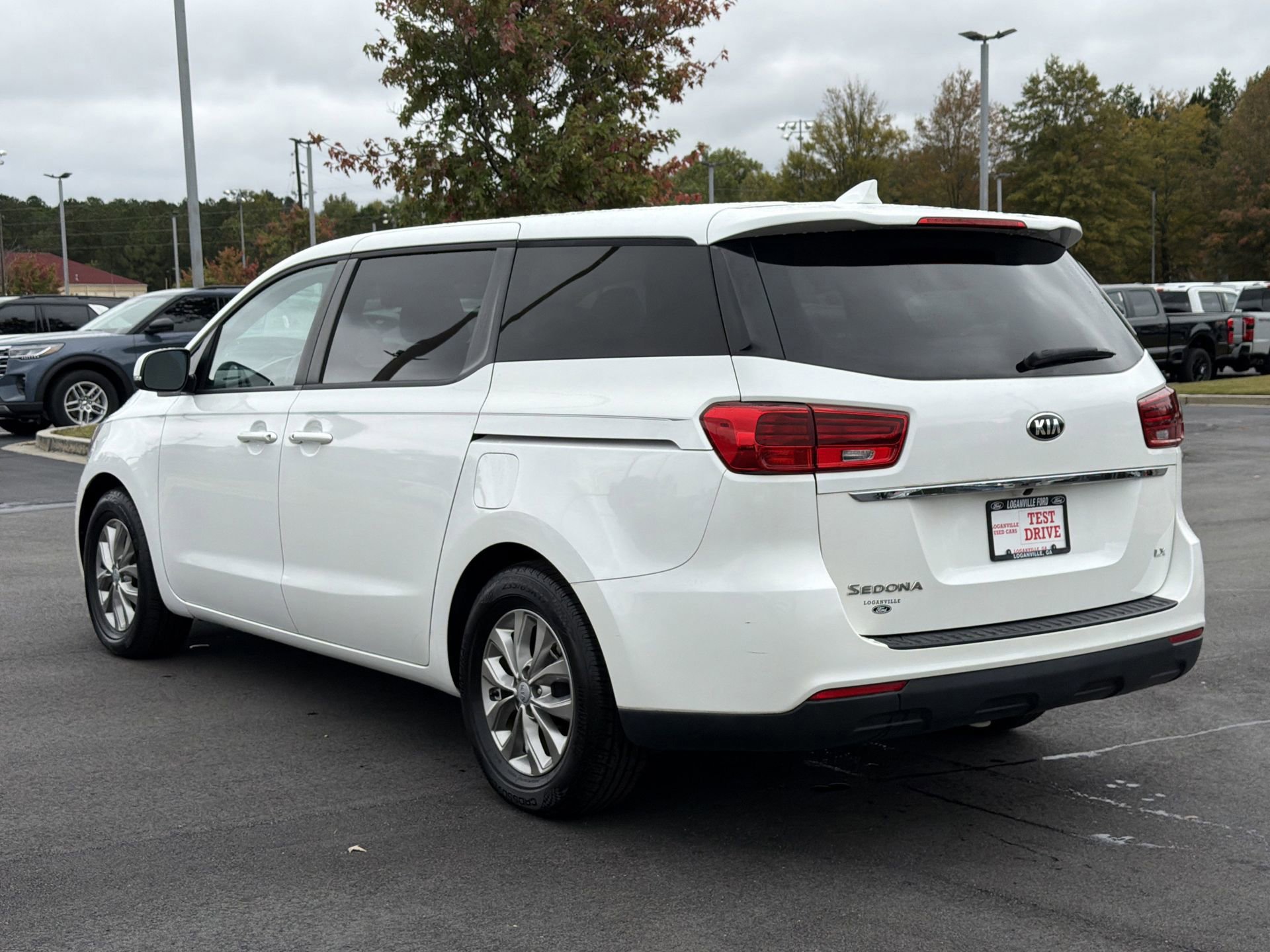 Used 2021 Kia Sedona LX image 5