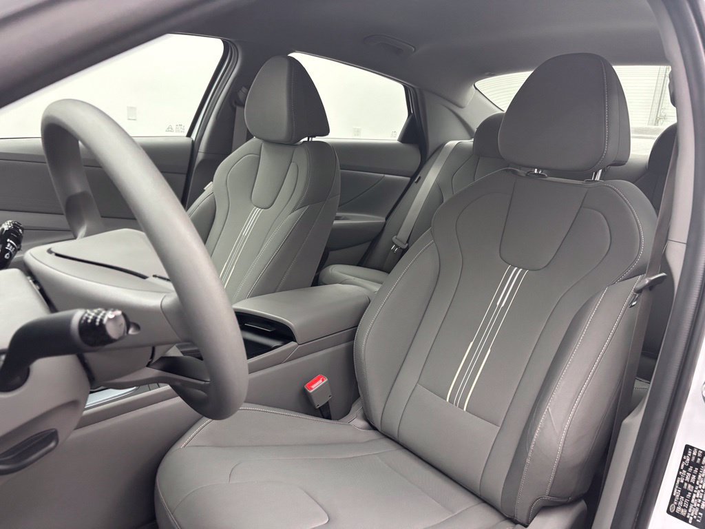 Used 2024 Hyundai Elantra SEL FWD image 23