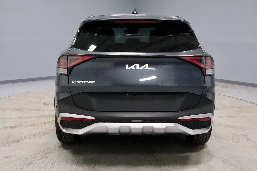 Used 2024 Kia Sportage LX image 4
