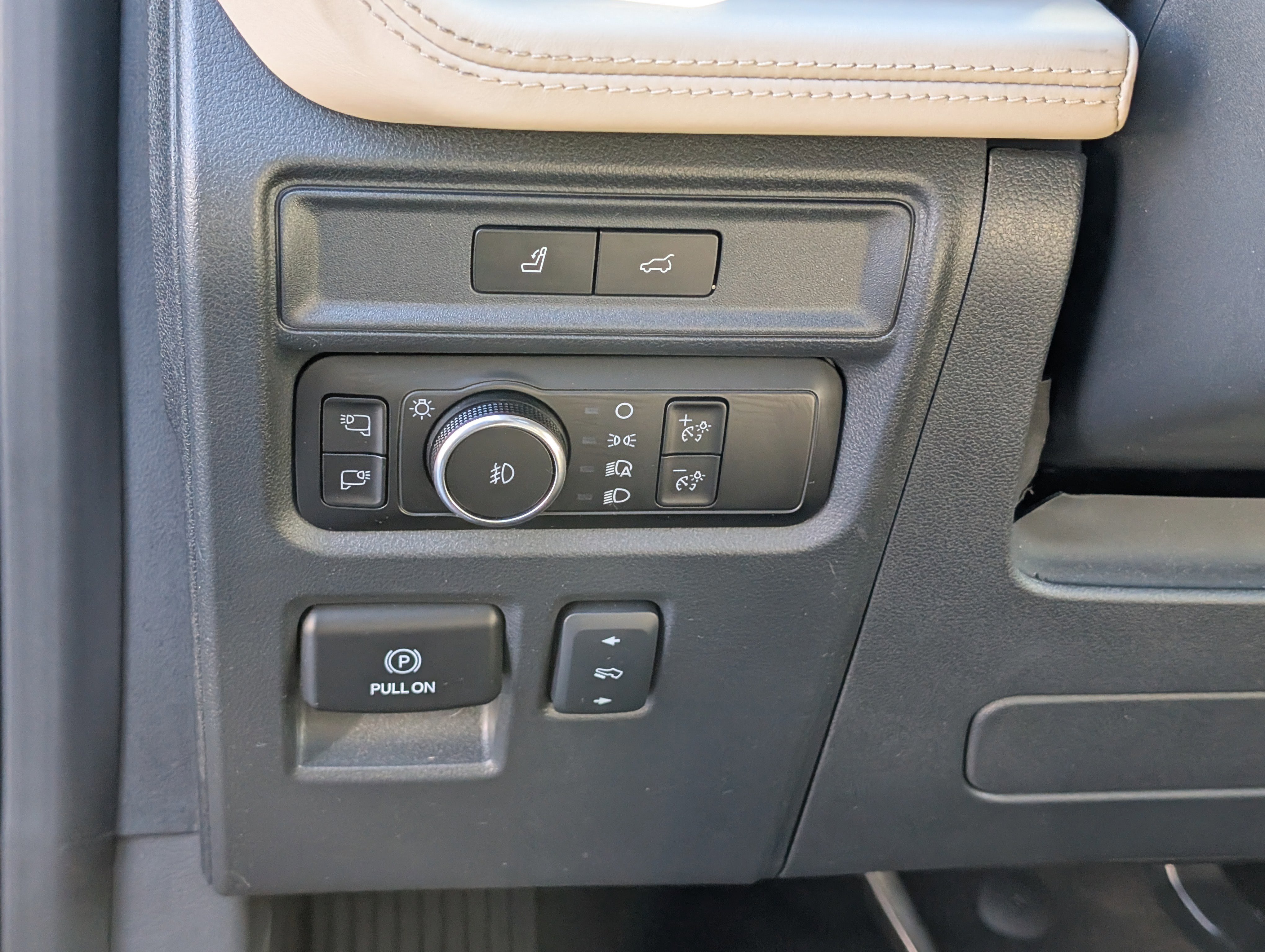 Certified 2024 Ford Expedition Max Platinum image 27