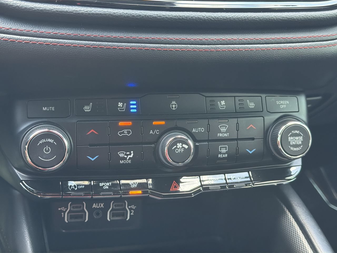 Used 2024 Dodge Durango GT RWD image 26