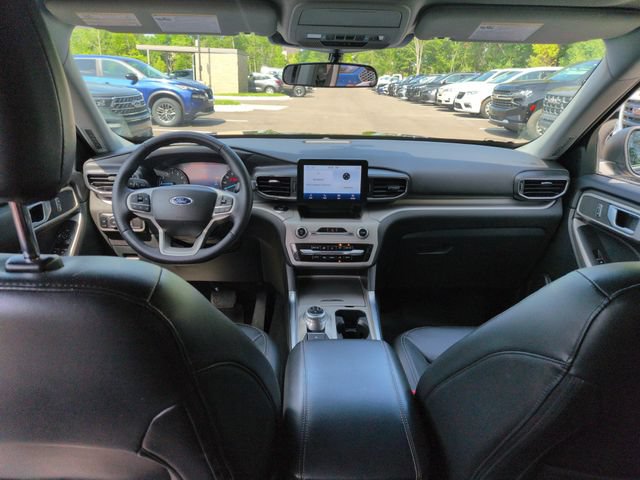 Certified 2023 Ford Explorer XLT w/ Equipment Group 202A AWD/4WD image 25