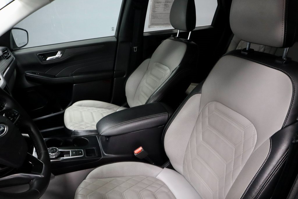 Certified 2023 Ford Escape SE w/ PHEV Premium Package image 26