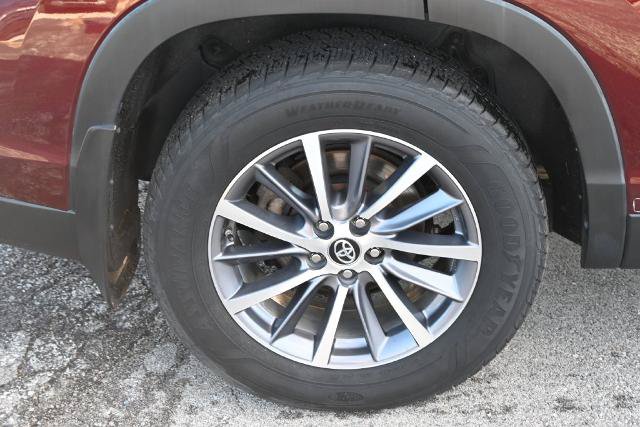 Used 2019 Toyota Highlander XLE AWD/4WD image 16