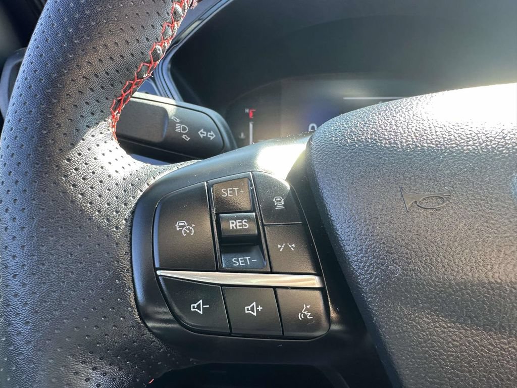 Certified 2024 Ford Escape ST-Line w/ Tech Pack #1 AWD/4WD image 15