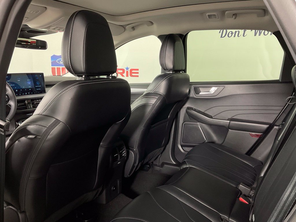Certified 2025 Ford Escape Platinum w/ Premium Technology Package FWD image 15