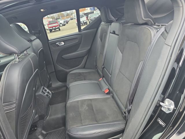 Used 2019 Volvo XC40 T5 R-Design image 24