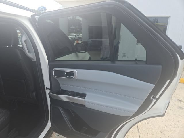 Certified 2024 Ford Explorer XLT w/ Equipment Group 202A AWD/4WD image 34