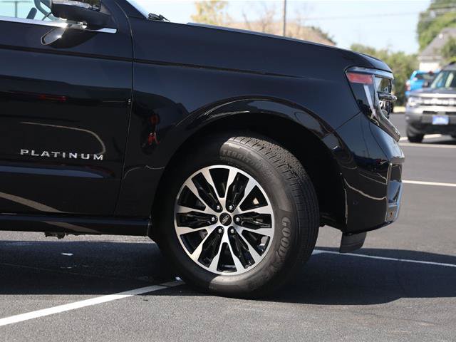 Certified 2025 Ford Expedition Platinum AWD/4WD image 12
