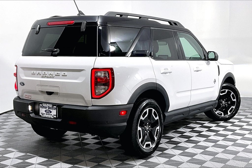 Certified 2024 Ford Bronco Sport Outer Banks w/ Tech Package AWD/4WD image 12