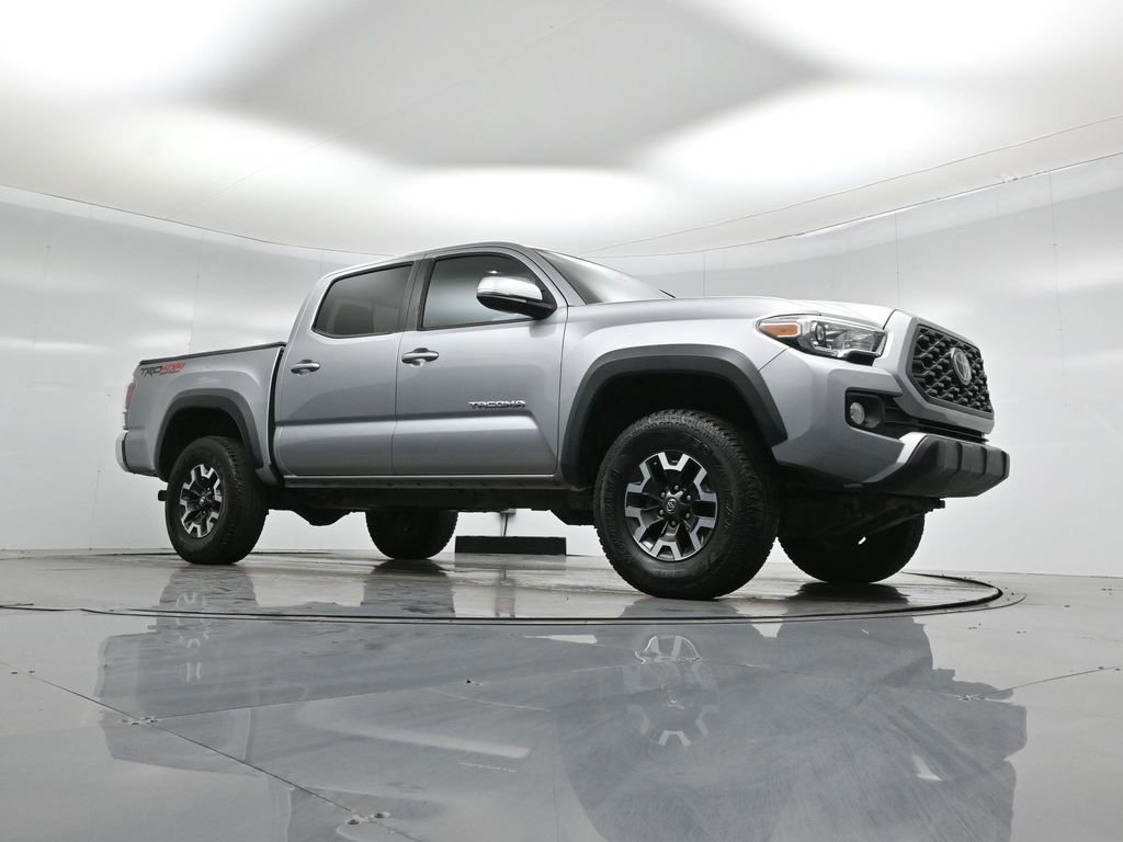 Used 2020 Toyota Tacoma TRD Off-Road image 2