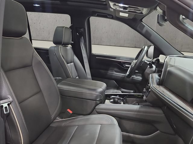 Used 2025 Chevrolet Tahoe Premier w/ Sun And Tow Package AWD/4WD image 20