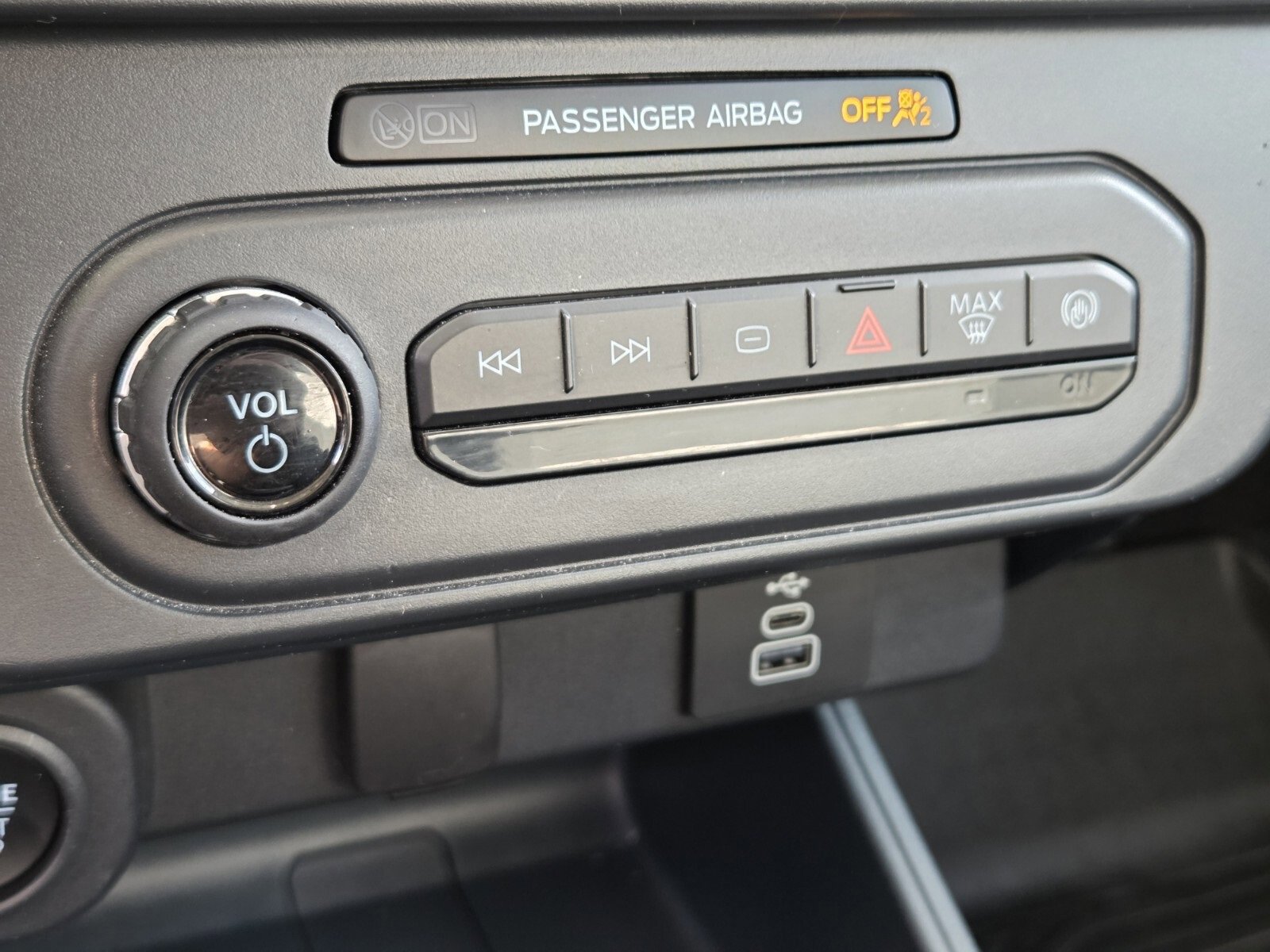 Certified 2025 Ford Maverick XLT image 22