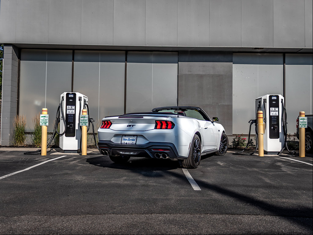 Certified 2025 Ford Mustang GT Premium RWD image 8