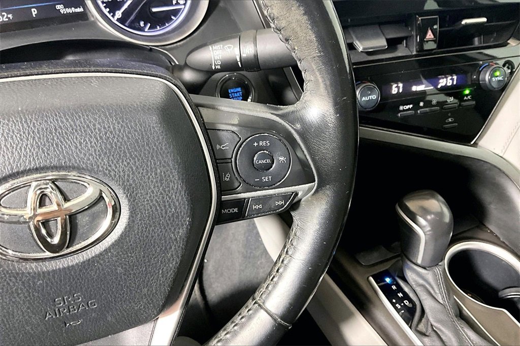 Used 2021 Toyota Camry XLE image 15