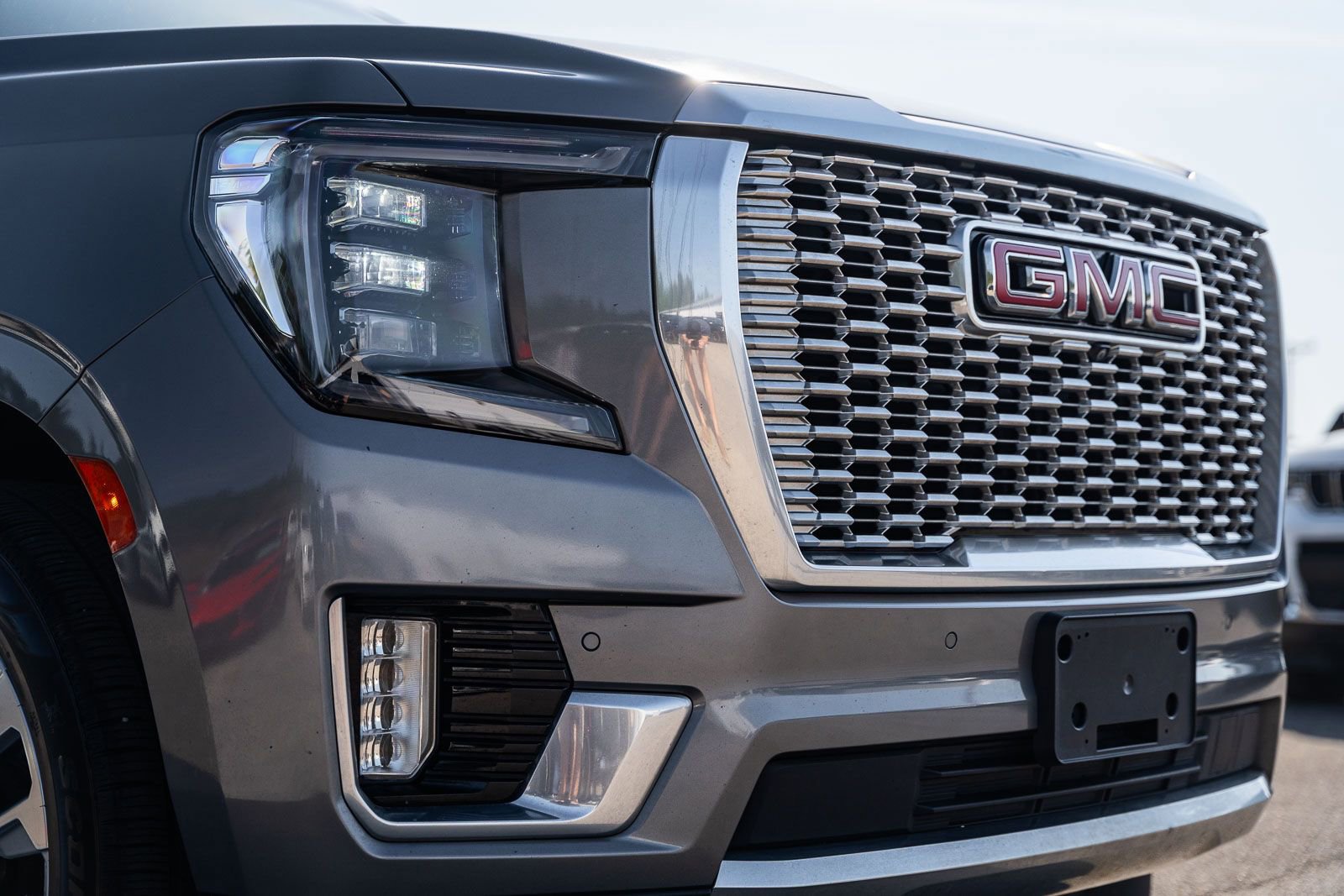 Used 2021 GMC Yukon Denali w/ Denali Premium Package RWD image 10