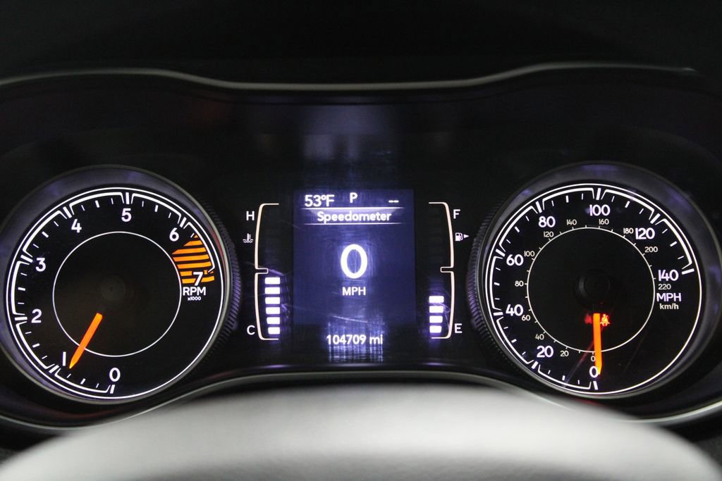 Used 2019 Jeep Cherokee Latitude Plus w/ Comfort/Convenience Group image 32