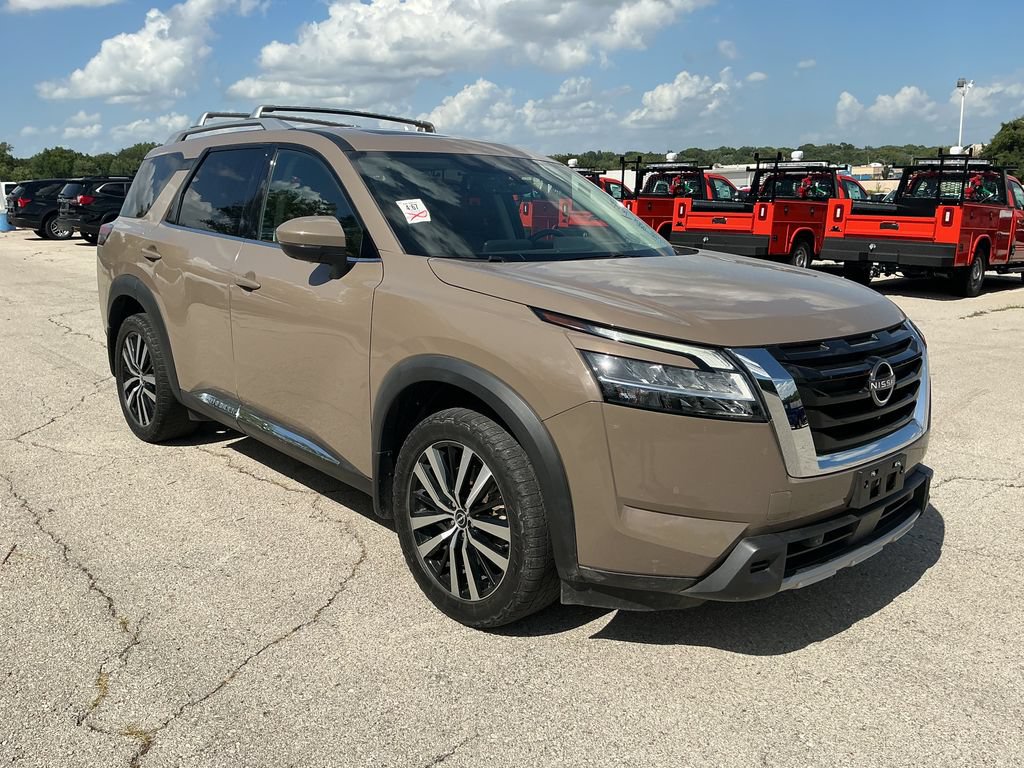 Used 2023 Nissan Pathfinder Platinum w/ Cargo Package AWD/4WD image 7