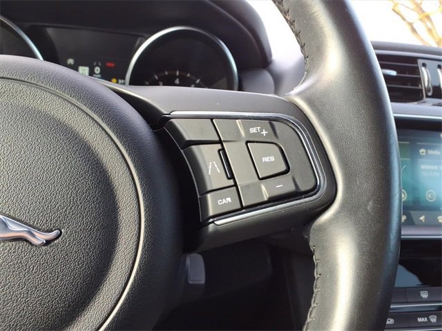 Used 2020 Jaguar F-PACE Premium image 17