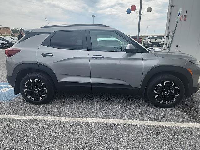 Used 2023 Chevrolet TrailBlazer LT AWD/4WD image 3