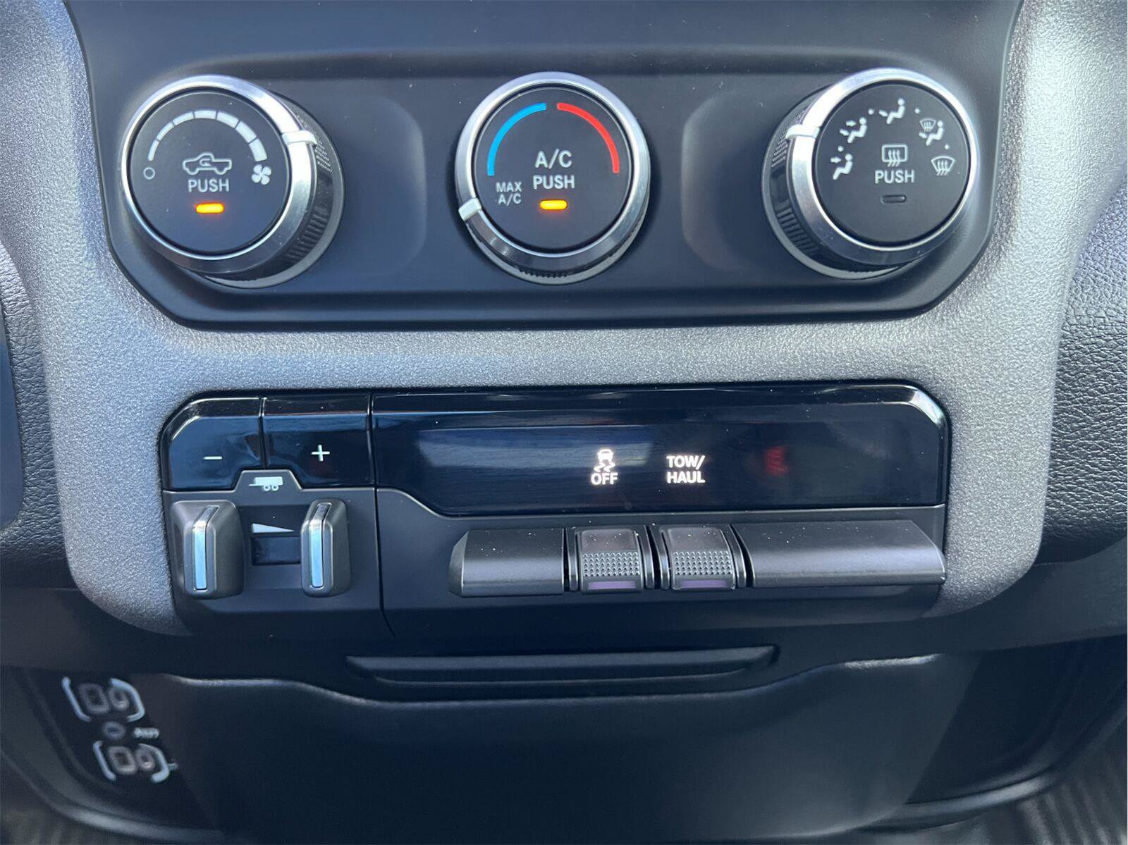 Used 2024 RAM 1500 Tradesman AWD/4WD image 43