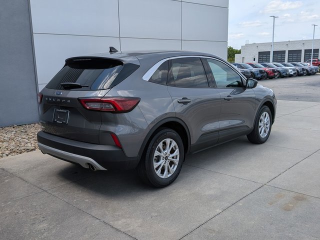 Certified 2024 Ford Escape Active w/ Cold Weather Package FWD image 4