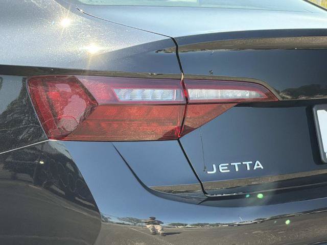 Used 2024 Volkswagen Jetta SE FWD image 9