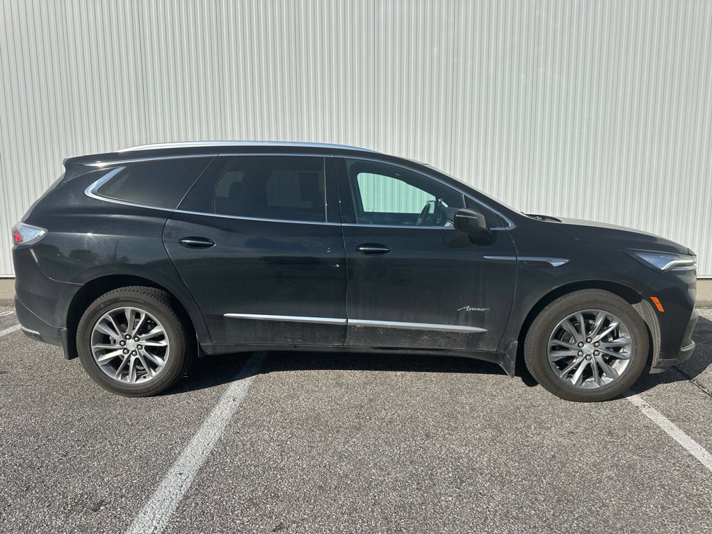 Used 2022 Buick Enclave Avenir w/ Avenir Technology Package AWD/4WD image 9