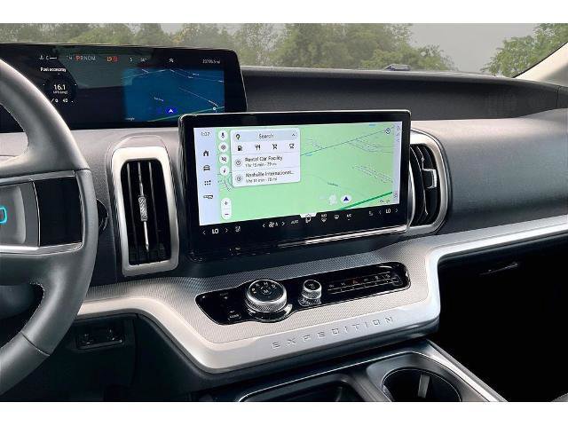 Certified 2025 Ford Expedition Active image 9