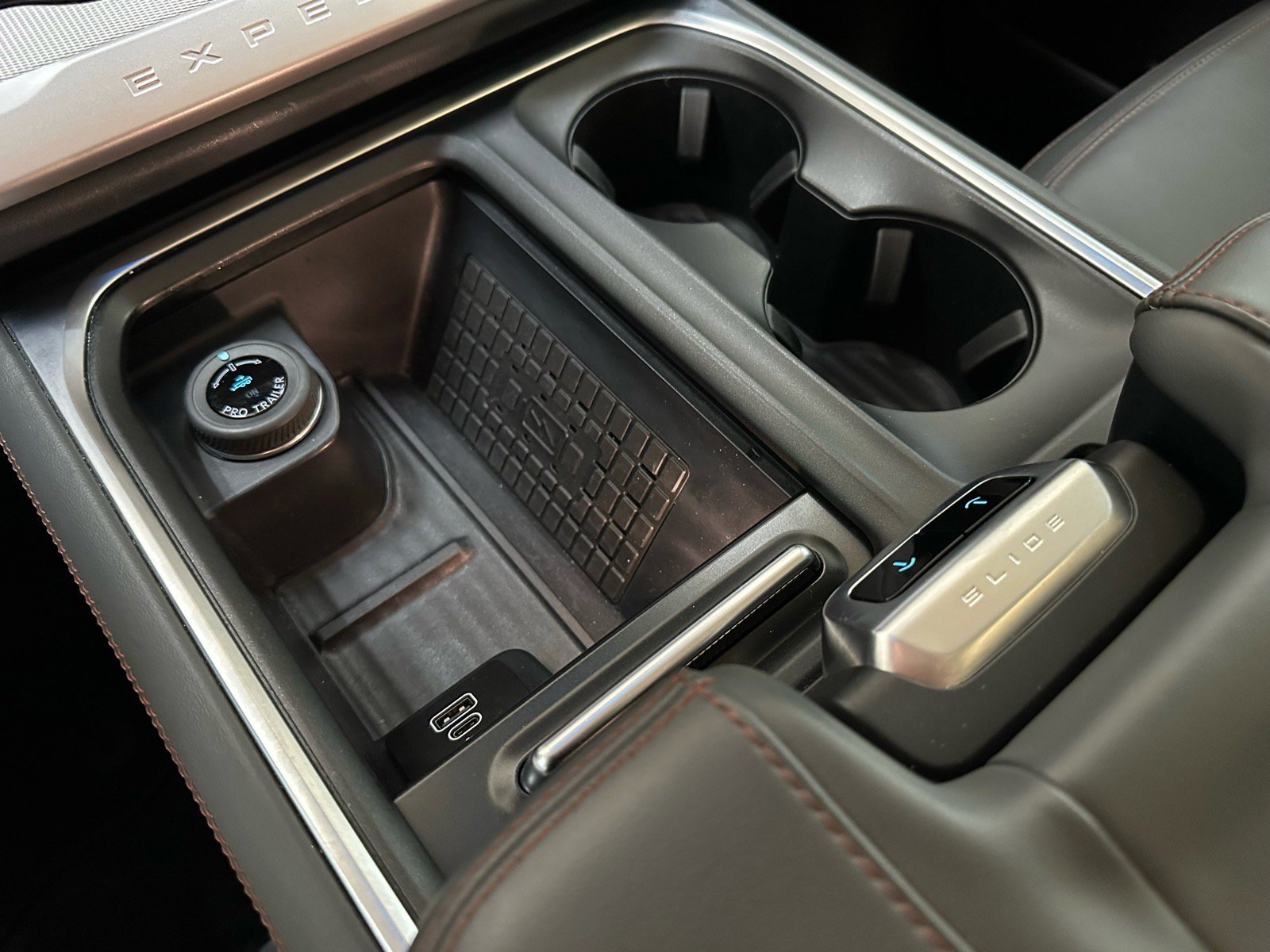 Certified 2025 Ford Expedition Active image 40