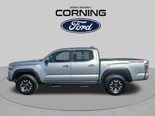 Used 2020 Toyota Tacoma TRD Off-Road w/ TRD Premium Off Road Package AWD/4WD image 2
