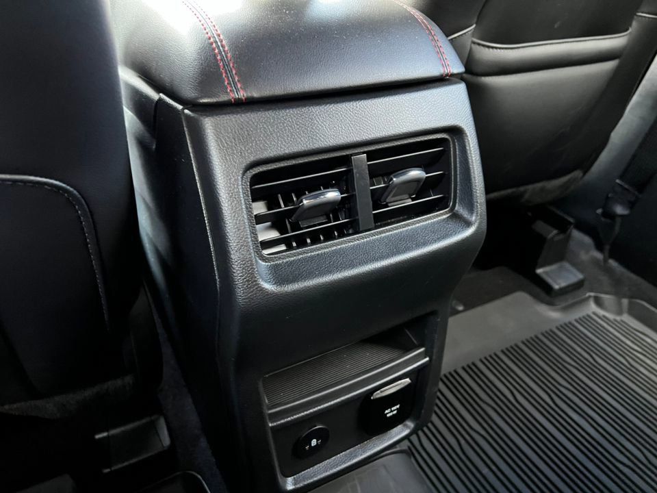 Certified 2024 Ford Edge ST-Line image 35