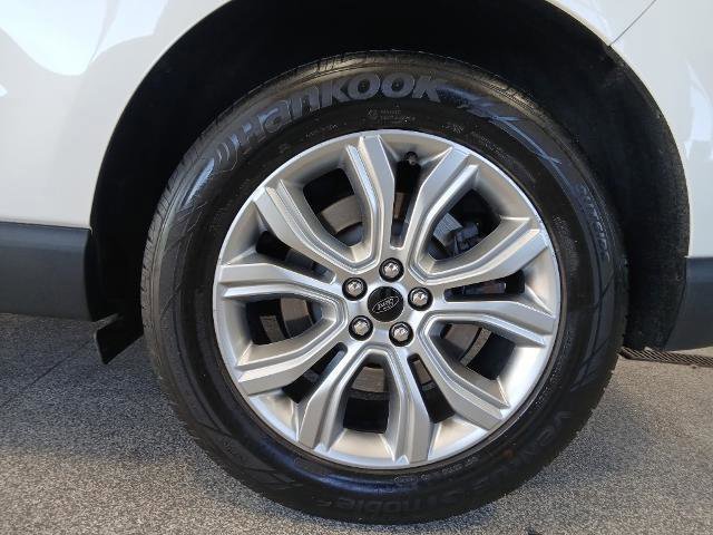 Certified 2023 Ford Edge Titanium image 9