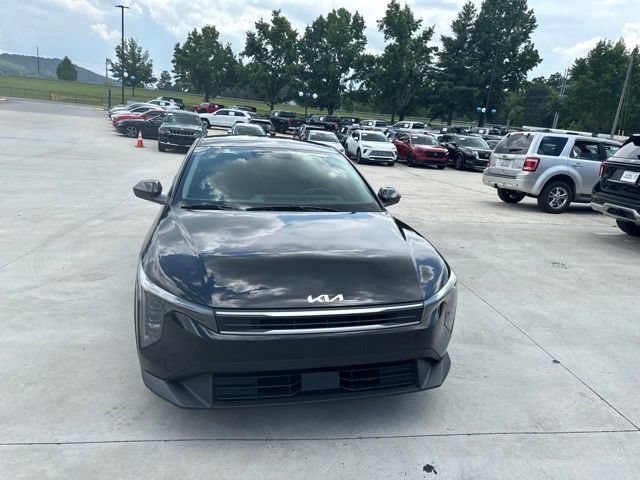 Used 2025 Kia K4 FWD video 3