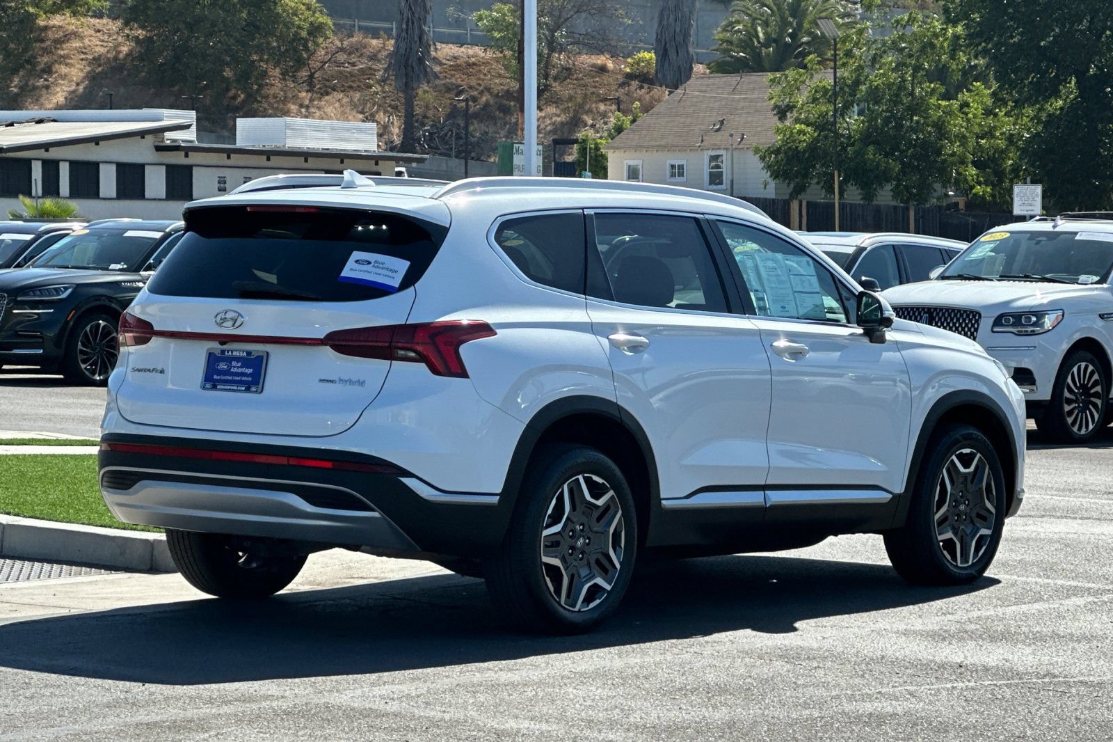 Used 2022 Hyundai Santa Fe Limited w/ Cargo Package AWD/4WD image 3