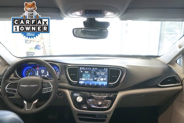 Used 2023 Chrysler Pacifica Touring-L FWD image 29