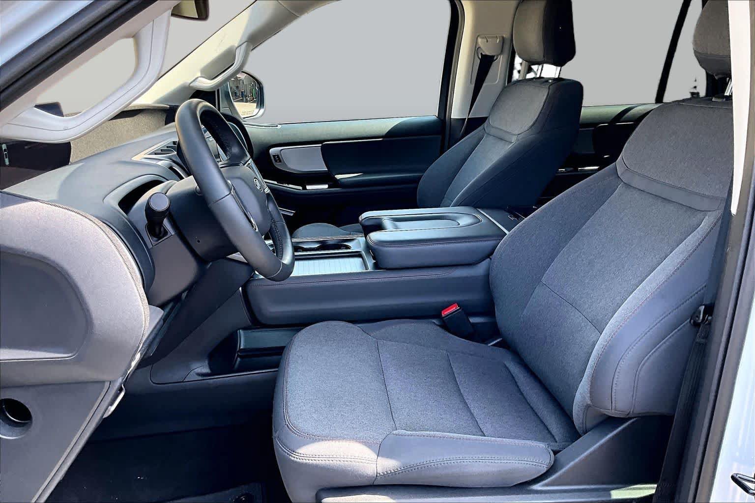 Certified 2025 Ford Expedition Active RWD image 10