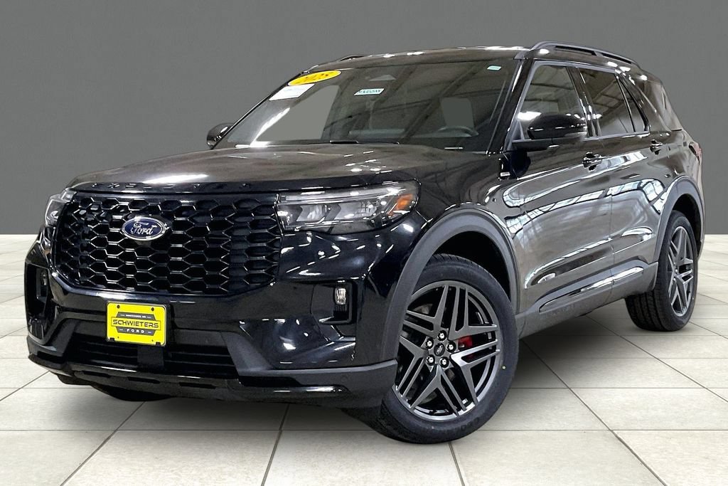 Certified 2025 Ford Explorer ST-Line w/ ST-Line Street Pack AWD/4WD image 2
