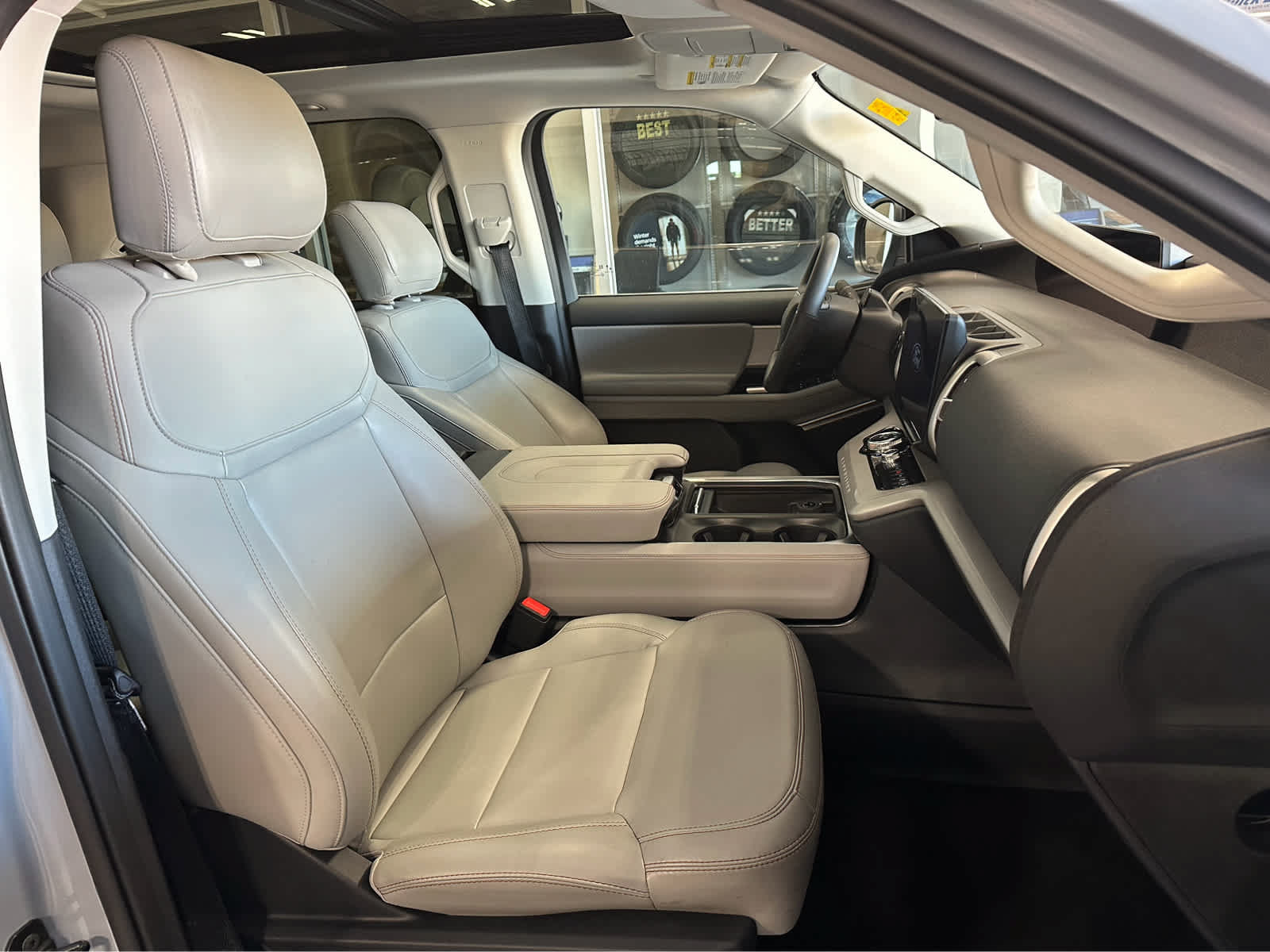Certified 2025 Ford Expedition Active AWD/4WD image 47