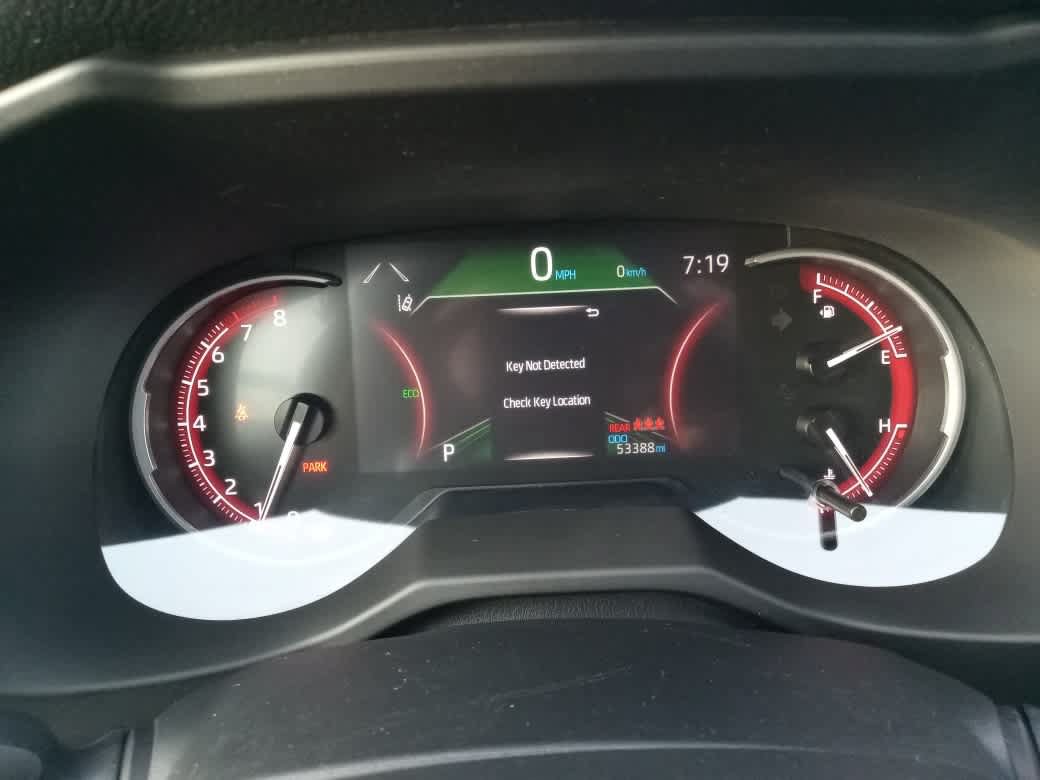 Used 2023 Toyota RAV4 XLE AWD/4WD image 14