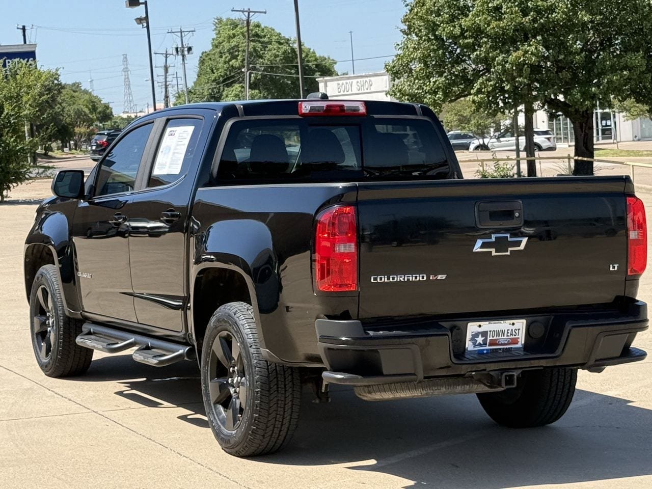 Used 2017 Chevrolet Colorado LT w/ Midnight Edition RWD image 5