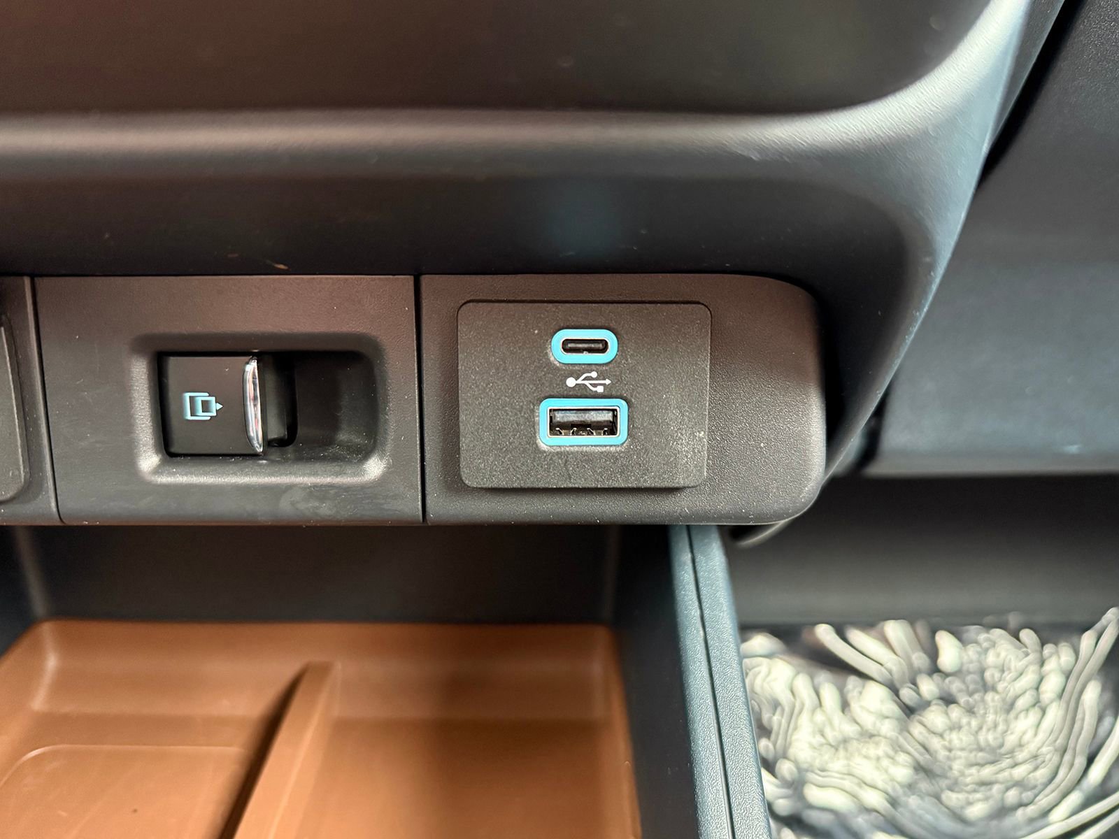 Certified 2022 Ford Maverick Lariat w/ Lariat Luxury Package image 28