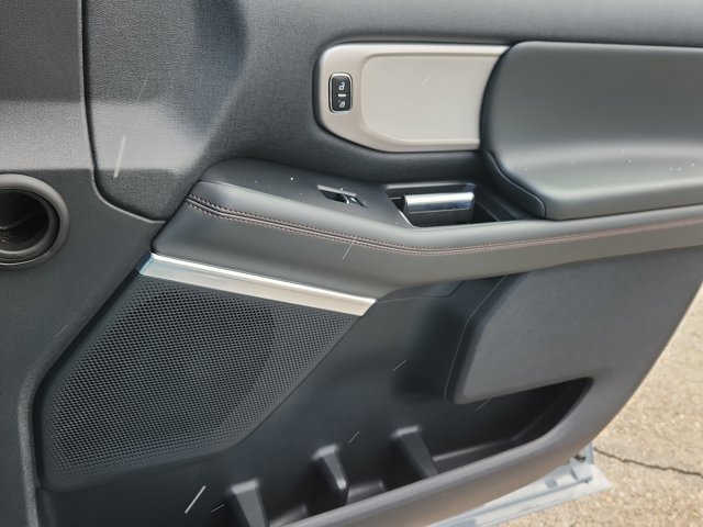 Certified 2025 Ford Expedition Active AWD/4WD image 17