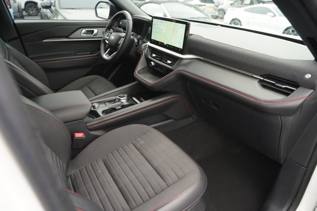 Certified 2025 Ford Explorer ST-Line w/ Premium Package RWD image 19