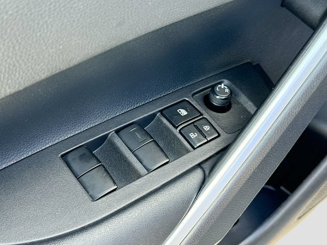 Used 2024 Toyota Corolla Cross XLE w/ Convenience Package AWD/4WD image 18