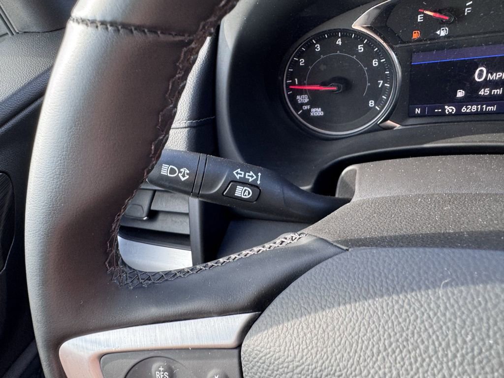 Used 2023 GMC Terrain SLT AWD/4WD image 16