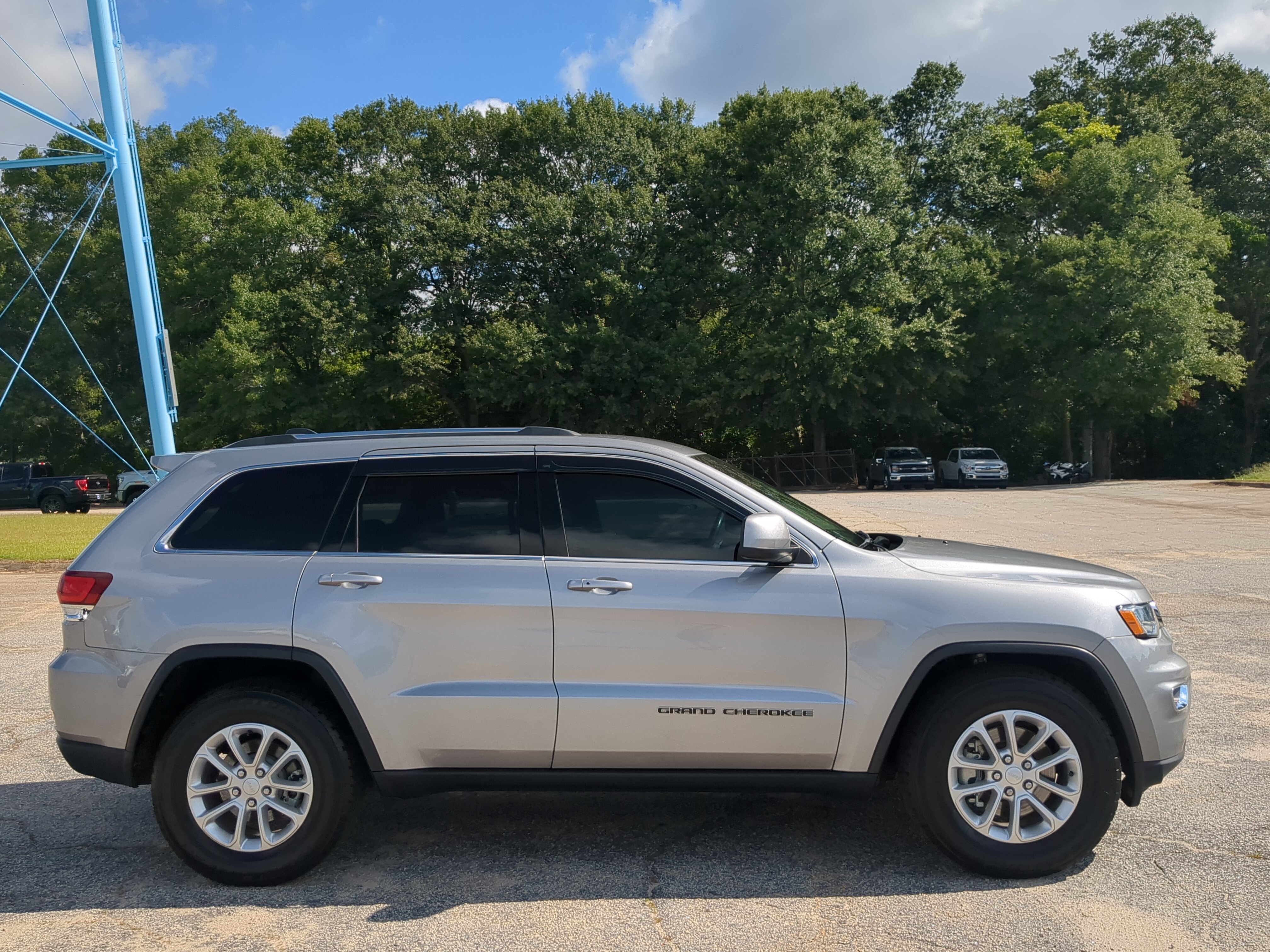 Used 2021 Jeep Grand Cherokee Laredo