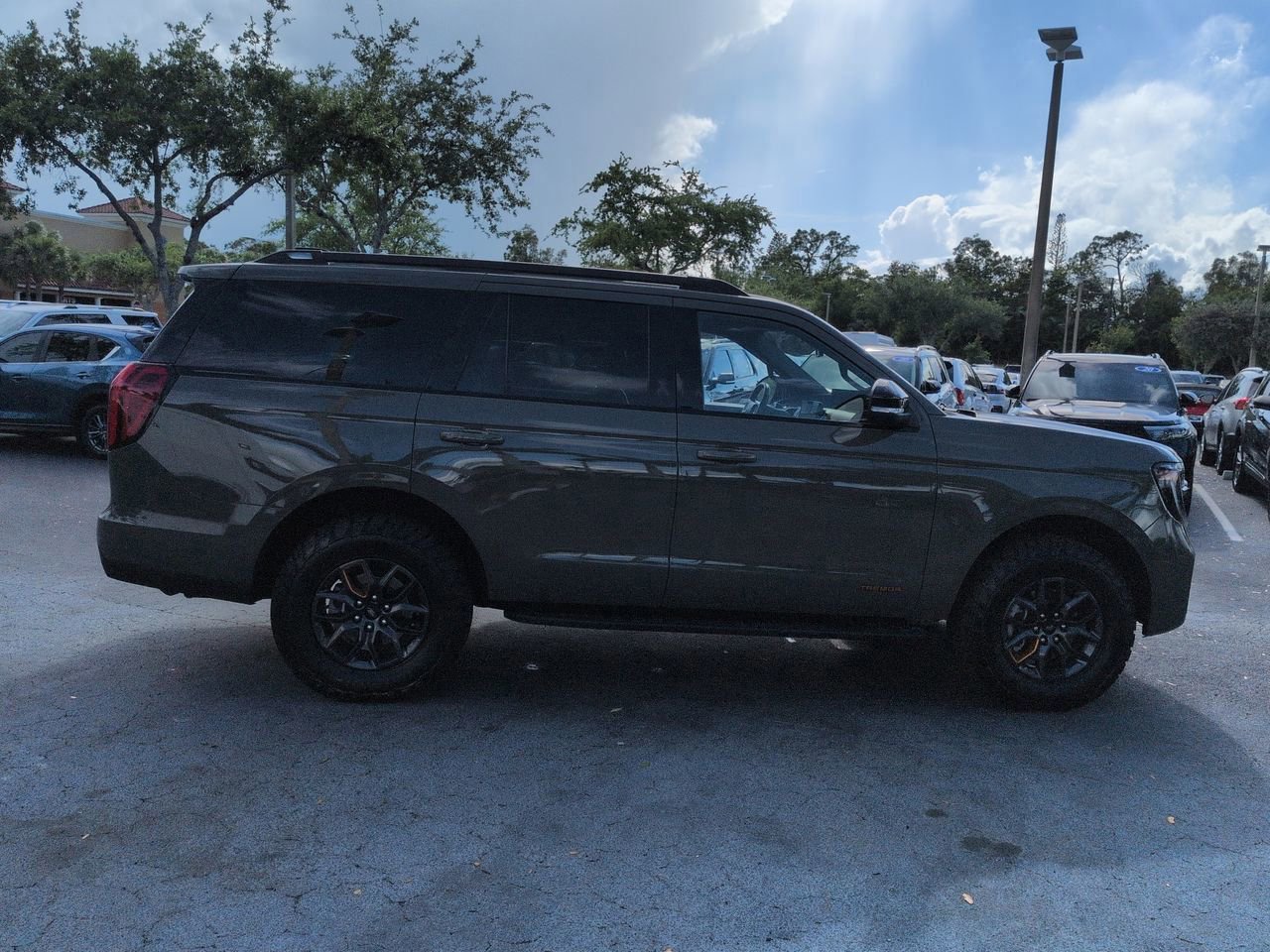 Certified 2025 Ford Expedition Tremor AWD/4WD image 6