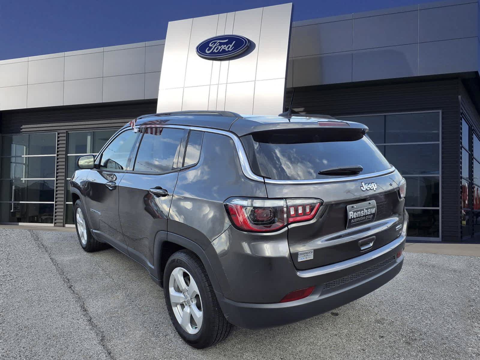 Used 2021 Jeep Compass Latitude w/ Convenience Group FWD image 3