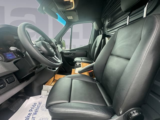 Used 2022 Mercedes-Benz Sprinter 2500 image 10